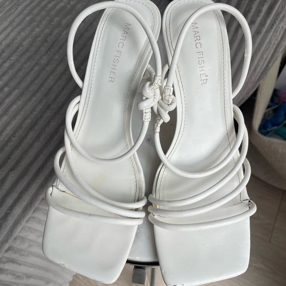 Marc Fisher Strappy Dareta Heel Sandals White Size 7.5 - Picture 3 of 9